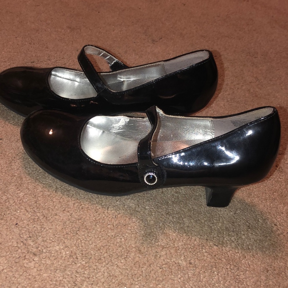 Black dressy shoes